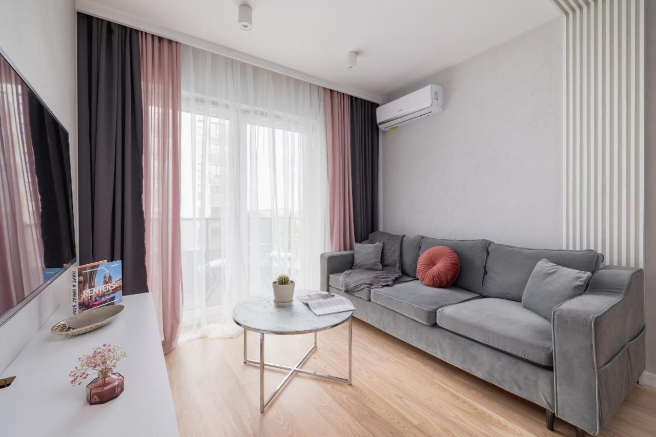Vetulaniego Apartment With Air Conditioning & Parking By Renters Prestige Krasków Eksteriør bilde